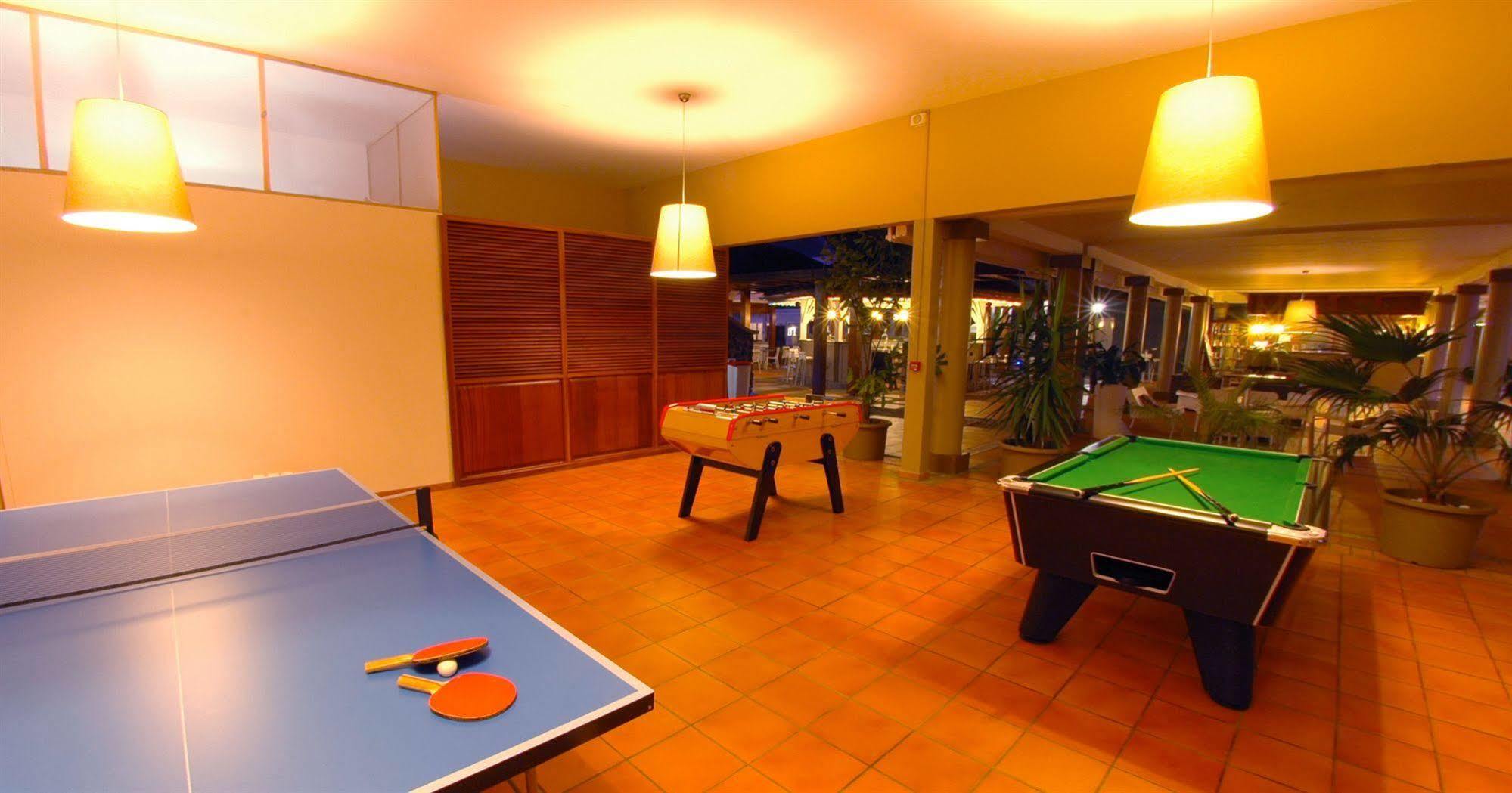 Hotel Les Creoles Saint-Gilles-les Bains Exterior foto